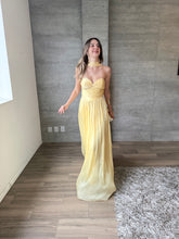 Cargar imagen en el visor de la galería, Carol - Vestido largo amarillo
