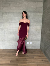 Cargar imagen en el visor de la galería, Augusta - Vestido largo color vino
