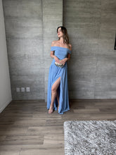Cargar imagen en el visor de la galería, Morello - Vestido largo azul
