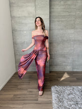 Cargar imagen en el visor de la galería, Seraphine - Vestido largo de mesh fuchsia multi
