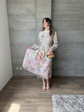 Cargar imagen en el visor de la galería, Brielle - Vestido midi beige con estampado floral
