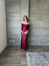 Cargar imagen en el visor de la galería, Colette - Vestido largo con manga color vino
