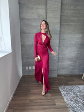 Cargar imagen en el visor de la galería, Yara - Vestido largo con manga color vino
