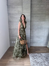 Cargar imagen en el visor de la galería, Begoña - Vestido de tul largo olivo
