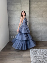 Cargar imagen en el visor de la galería, Sapphira - Vestido largo de tul azul pizarra
