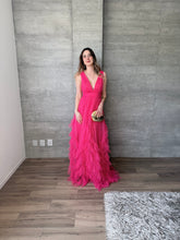 Cargar imagen en el visor de la galería, Bruma  - Vestido largo tul fuchsia
