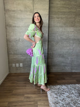 Cargar imagen en el visor de la galería, Amanda - Vestido largo satinado estampado floral
