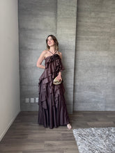 Cargar imagen en el visor de la galería, Hilda - Vestido largo con olanes color chocolate
