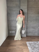 Cargar imagen en el visor de la galería, Galilea - Vestido largo strapless champagne
