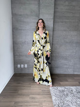 Cargar imagen en el visor de la galería, Saskia - Vestido largo con mangas negro multicolor

