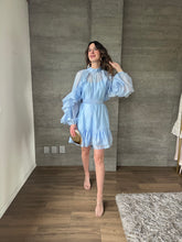 Cargar imagen en el visor de la galería, Caliope - Vestido corto azul con olanes
