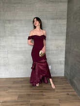 Cargar imagen en el visor de la galería, Augusta - Vestido largo color vino
