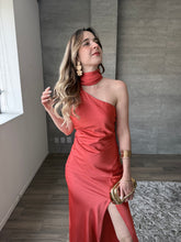 Cargar imagen en el visor de la galería, Elodie - Vestido largo satinado naranja
