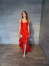 Cargar imagen en el visor de la galería, Agatha - Vestido largo naranja con olanes
