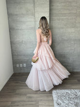 Cargar imagen en el visor de la galería, Barroca - Vestido largo de tul rosa claro
