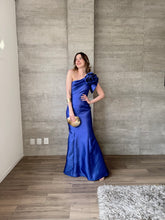 Cargar imagen en el visor de la galería, Cornelia - Vestido largo estructurado azul rey
