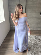 Cargar imagen en el visor de la galería, Venus - Vestido largo strapless con capa azul
