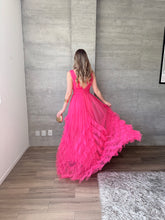 Cargar imagen en el visor de la galería, Bruma  - Vestido largo tul fuchsia
