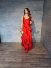 Cargar imagen en el visor de la galería, Agatha - Vestido largo naranja con olanes
