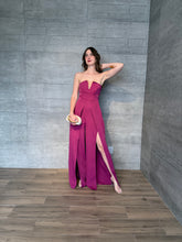 Cargar imagen en el visor de la galería, Monique - Jumpsuit strapless magenta
