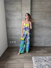 Cargar imagen en el visor de la galería, Giada - Jumpsuit floral azul
