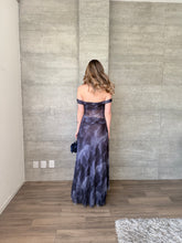 Cargar imagen en el visor de la galería, Seraphine - Vestido largo de mesh azul marino
