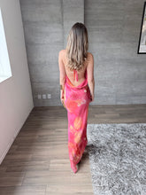 Cargar imagen en el visor de la galería, Candice - Vestido largo rosa multicolor
