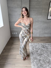 Cargar imagen en el visor de la galería, Marble - Vestido largo print marmól esmeralda
