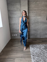 Cargar imagen en el visor de la galería, Lucciana - Vestido largo satín azul petróleo
