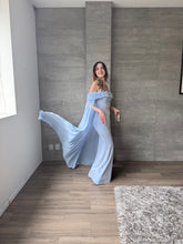 Cargar imagen en el visor de la galería, Arabelle - Vestido largo con capa azul
