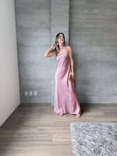 Cargar imagen en el visor de la galería, Zita - Vestido largo satinado rosa
