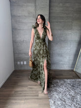 Cargar imagen en el visor de la galería, Begoña - Vestido de tul largo olivo
