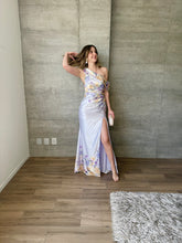 Cargar imagen en el visor de la galería, Allure - Vestido largo satinado lavanda
