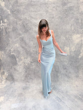 Cargar imagen en el visor de la galería, Nelda - Vestido largo con tirantes y corset azul polvo
