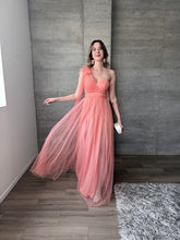 Cargar imagen en el visor de la galería, Jimena - Vestido largo de tul coral
