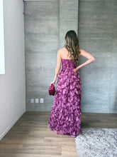 Cargar imagen en el visor de la galería, Coraline - Vestido largo de tul color vino floral
