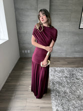 Cargar imagen en el visor de la galería, Sotillo - Vestido largo de mesh ciruela
