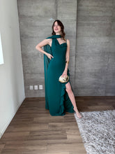 Cargar imagen en el visor de la galería, Silvana - Vestido largo asimétrico esmeralda
