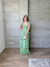 Cargar imagen en el visor de la galería, Viña - Vestido largo con olanes olivo
