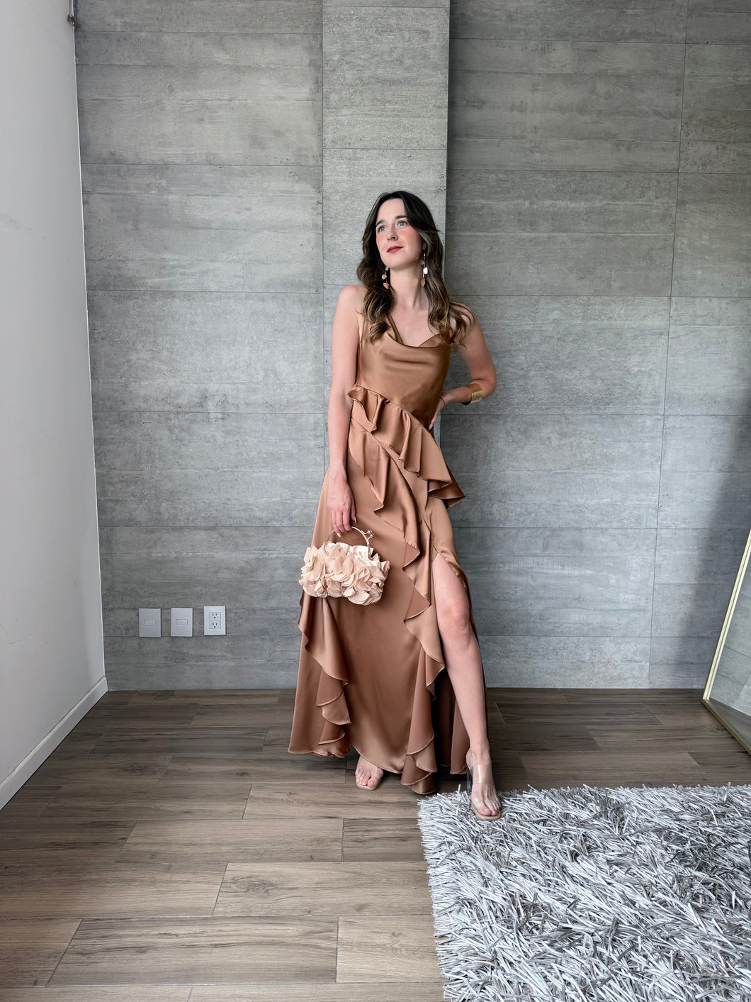 Agatha - Vestido largo satinado mocha