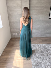 Cargar imagen en el visor de la galería, Jimena - Vestido largo de tul esmeralda
