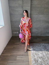Cargar imagen en el visor de la galería, Artemis - Kaftan satinado rojo
