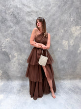 Cargar imagen en el visor de la galería, Sapphira - Vestido largo de tul color chocolate
