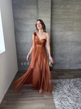 Cargar imagen en el visor de la galería, Jimena - Vestido largo de tul color  terracota
