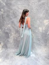 Cargar imagen en el visor de la galería, Keirah - Vestido largo strapless con corset en color menta

