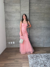 Cargar imagen en el visor de la galería, Domenica - Vestido largo de tul rosa con flores
