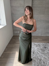 Cargar imagen en el visor de la galería, Azhares - Vestido largo olivo
