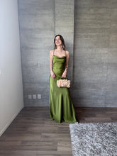 Cargar imagen en el visor de la galería, Maja - Vestido largo olivo
