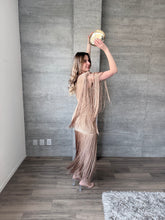 Cargar imagen en el visor de la galería, Elyse - Vestido midi flecos nude
