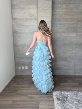 Cargar imagen en el visor de la galería, Coraline - Vestido largo de tul floral azul turquesa
